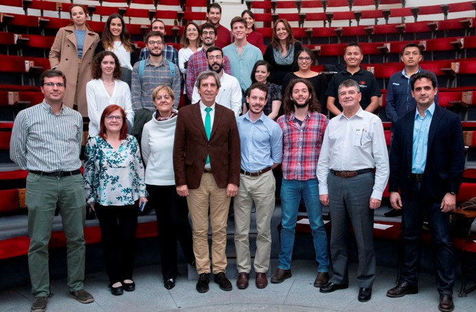 El Colegio de Médicos de Madrid acoge a los nuevos colegiados y les invita a participar de forma activa para que les sea de utilidad