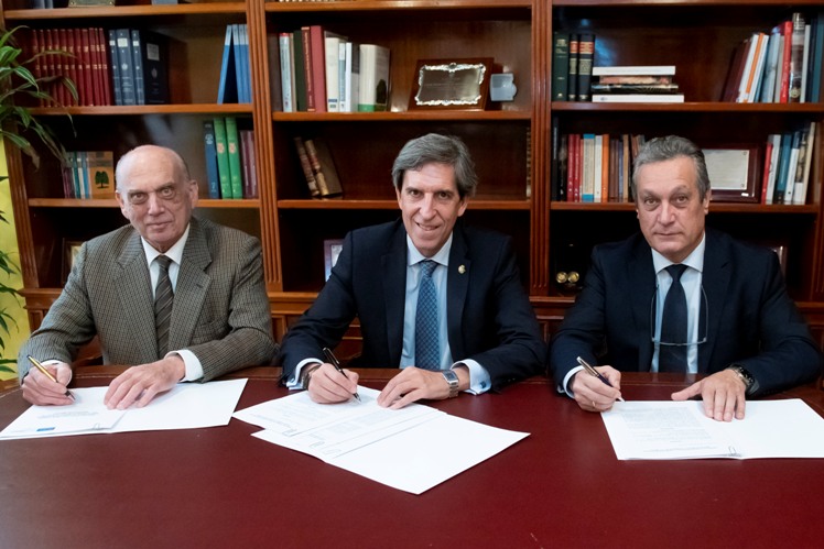 Apoyar a los médicos que sufran una incapacidad física o psíquica ocasionada por una agresión, objetivo del convenio firmado entre el ICOMEM y la Fundación Mutual Médica