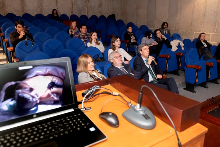 Inaugurado el curso “Cirugía en Otorrinolaringología” con la retransmisión en directo desde el quirófano de una tiroidectomía total