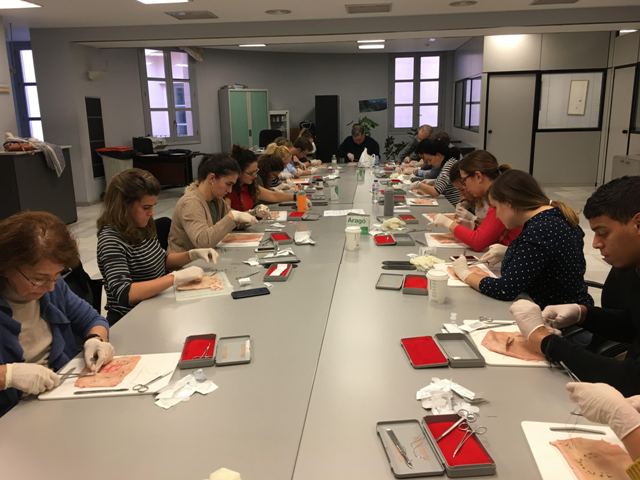 Grupo de alumnos de los talleres de cirugía menor