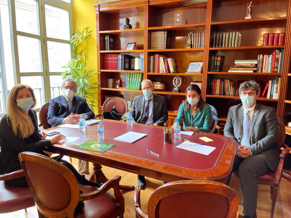El ICOMEM recibe la visita de representantes del PP
