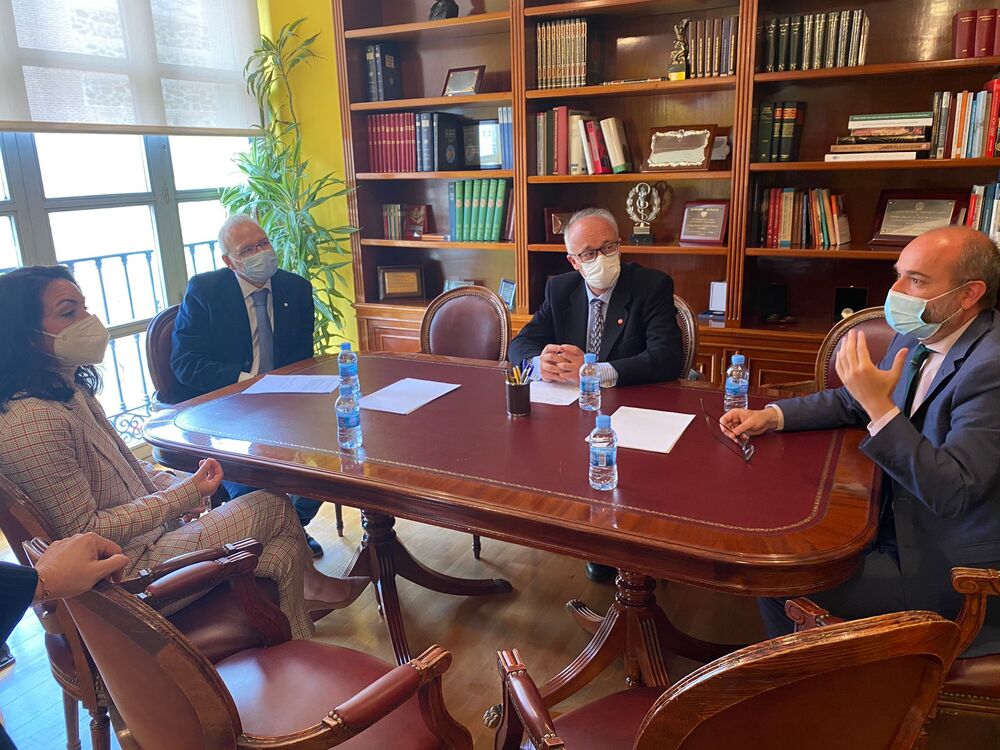 El ICOMEM recibe la visita del presidente de la Asamblea de Madrid junto a otros representantes de Ciudadanos